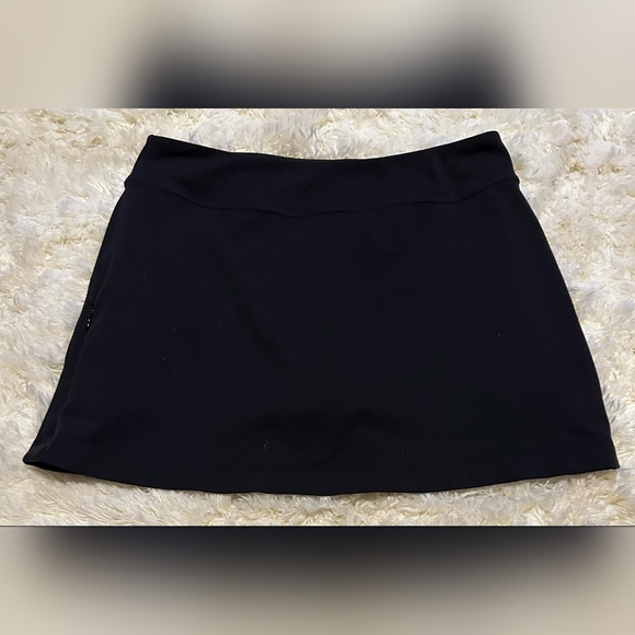 ATHLETA BLACK Spandex Skort Zippered Pocket Sz. Medium - Picture 3 of 7